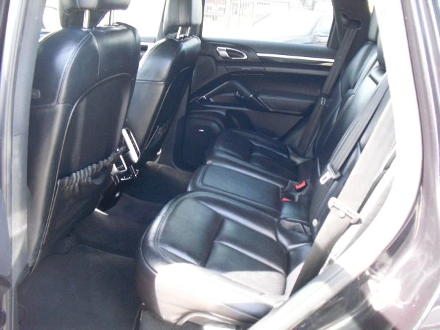 2016 Porsche 958 Cayenne - Image 11 of 19