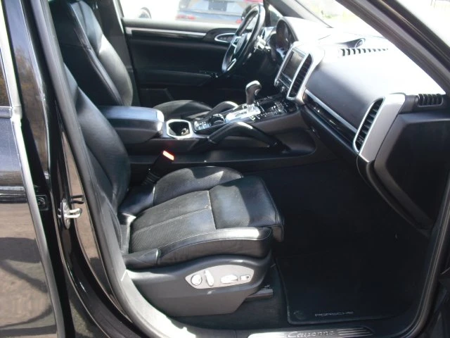 2016 Porsche 958 Cayenne - Image 16 of 19
