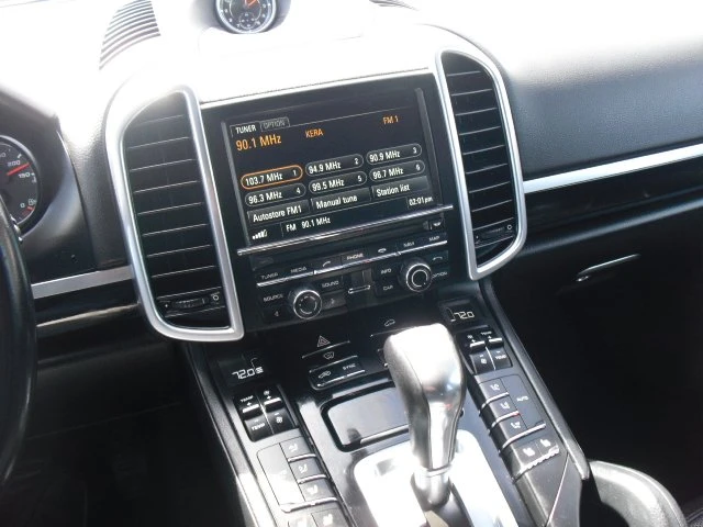 2016 Porsche 958 Cayenne - Image 18 of 19