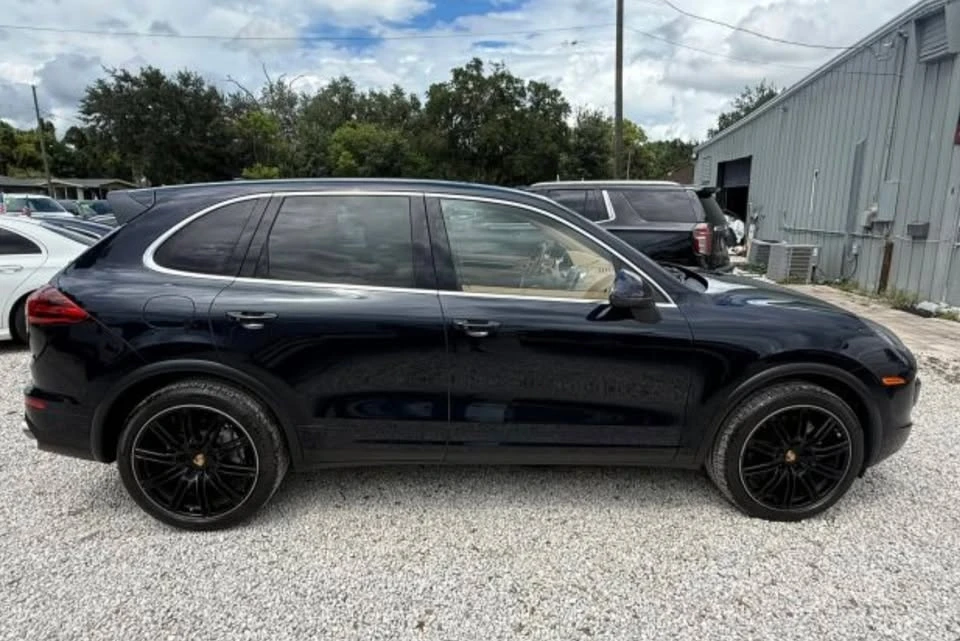 2016 Porsche 958 Cayenne - Image 3 of 6