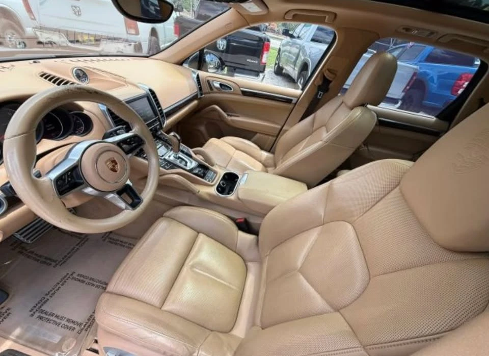 2016 Porsche 958 Cayenne - Image 4 of 6
