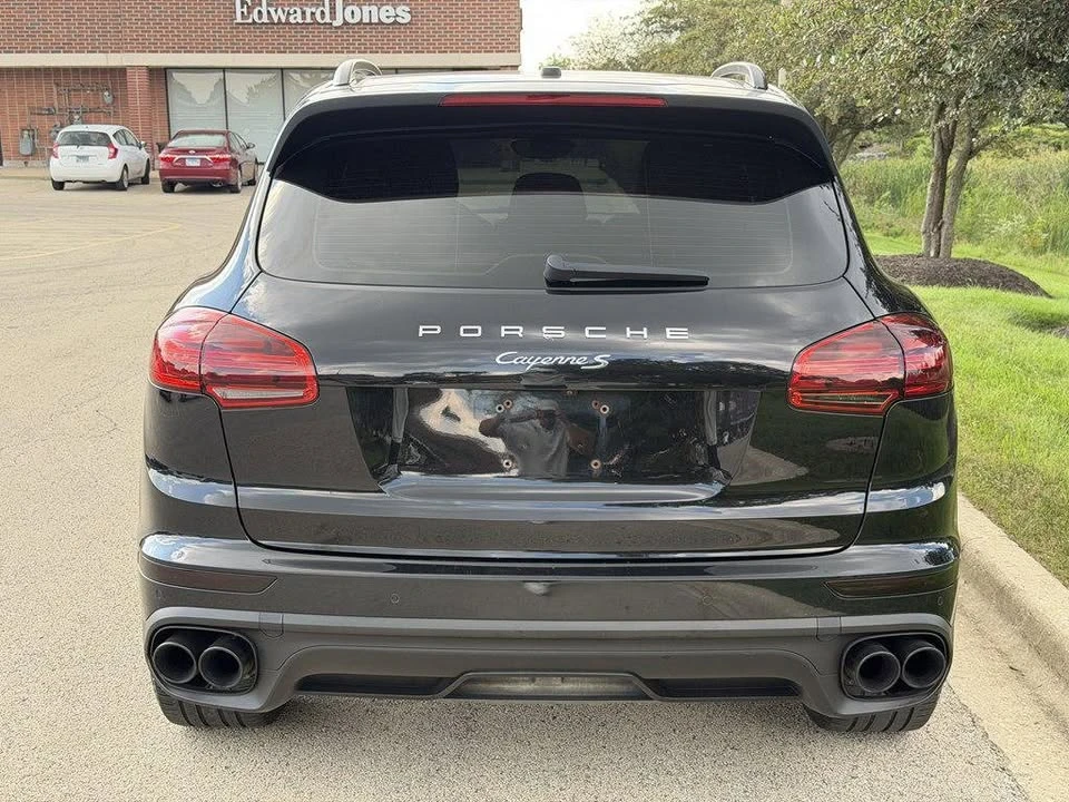 2016 Porsche 958 Cayenne S - Image 8 of 20