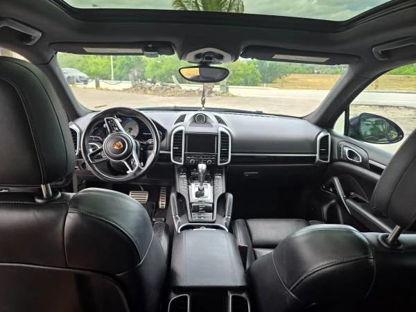 2016 Porsche 958 Cayenne S - Image 16 of 21