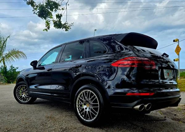 2016 Porsche 958 Cayenne S - Image 4 of 21