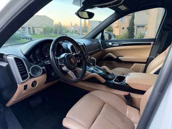 2016 Porsche 958 Cayenne - Image 6 of 8