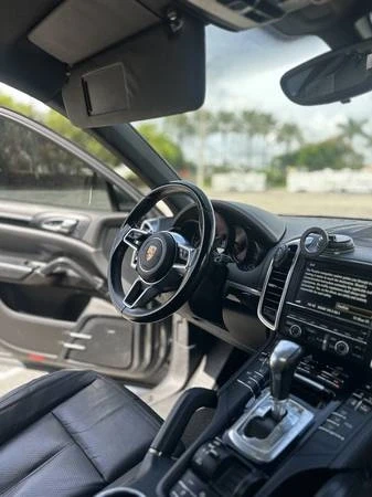 2016 Porsche 958 Cayenne - Image 14 of 17