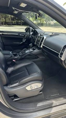 2016 Porsche 958 Cayenne - Image 16 of 17
