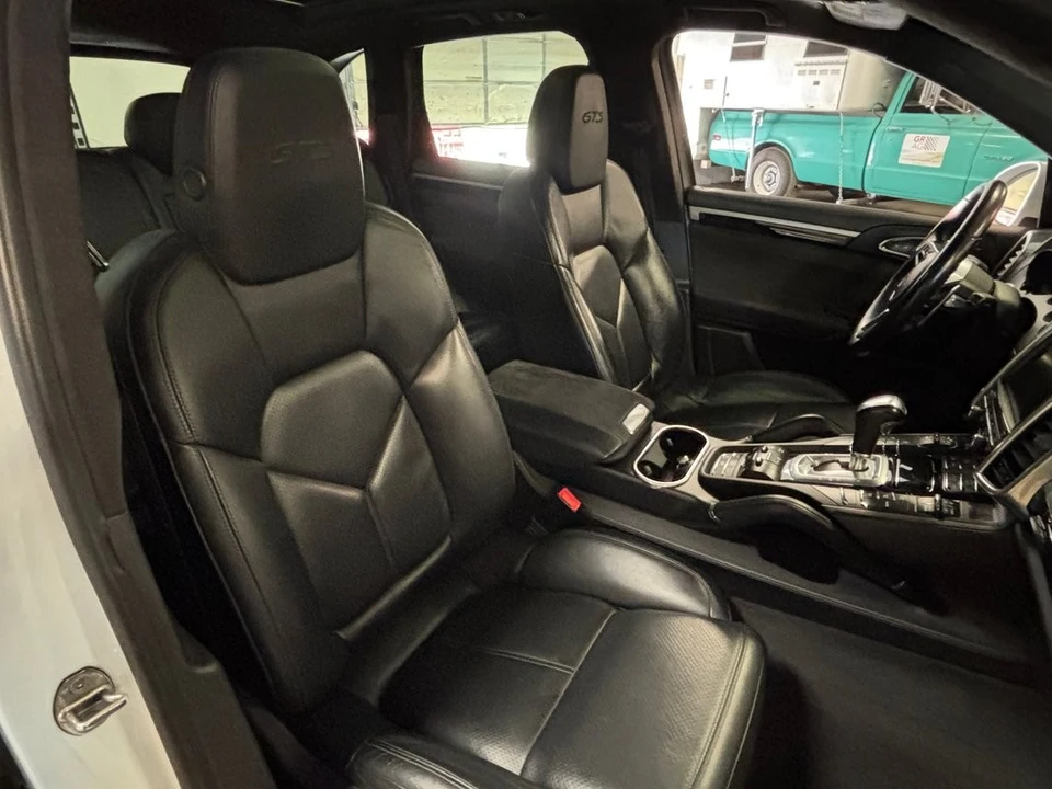 2016 Porsche 958 Cayenne - Image 28 of 31