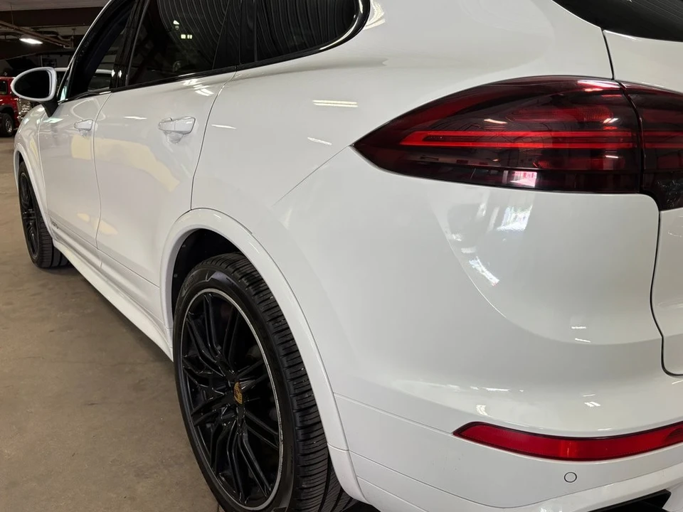 2016 Porsche 958 Cayenne - Image 12 of 31