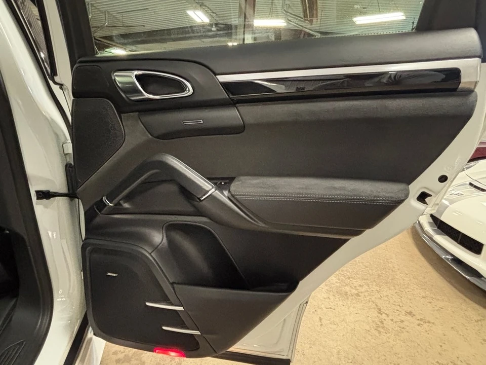 2016 Porsche 958 Cayenne - Image 30 of 31