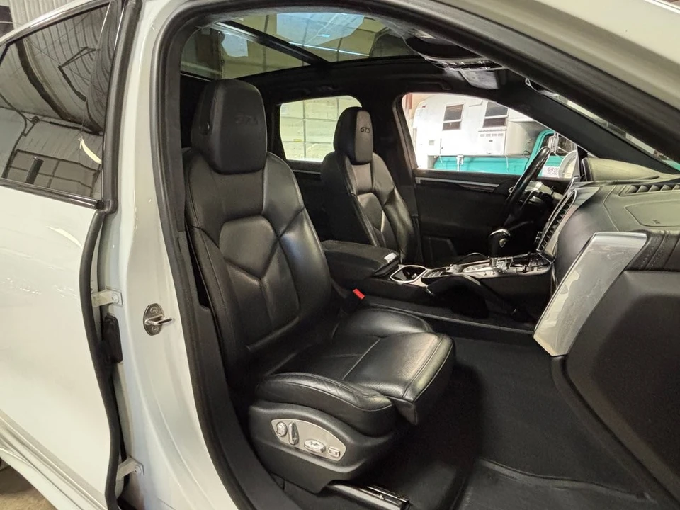 2016 Porsche 958 Cayenne - Image 25 of 31