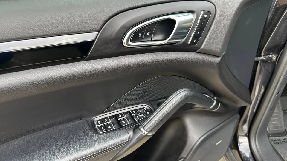 2016 Porsche 958 Cayenne - Image 9 of 20