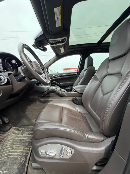 2016 Porsche 958 Cayenne - Image 9 of 11