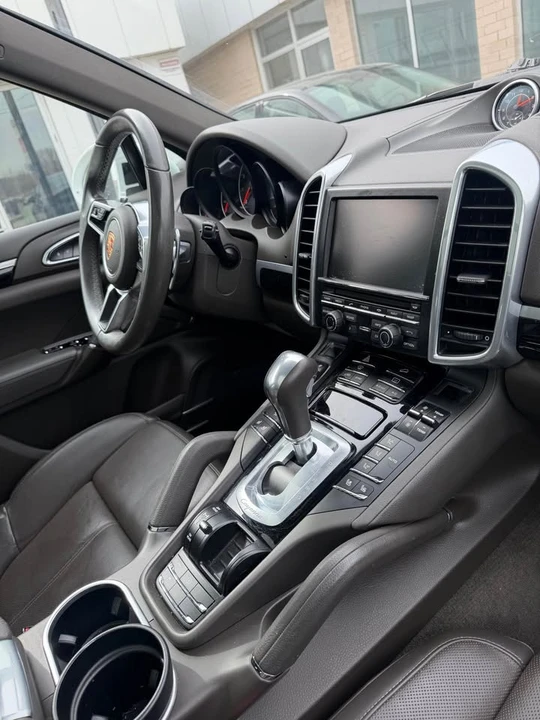 2016 Porsche 958 Cayenne - Image 8 of 11
