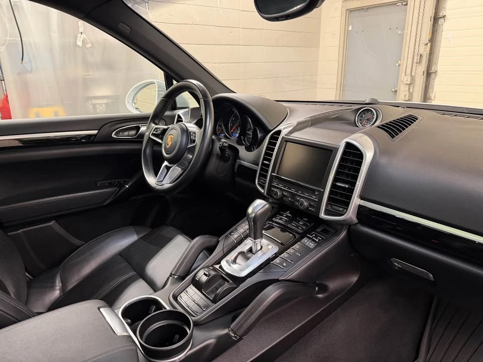 2016 Porsche 958 Cayenne - Image 12 of 19