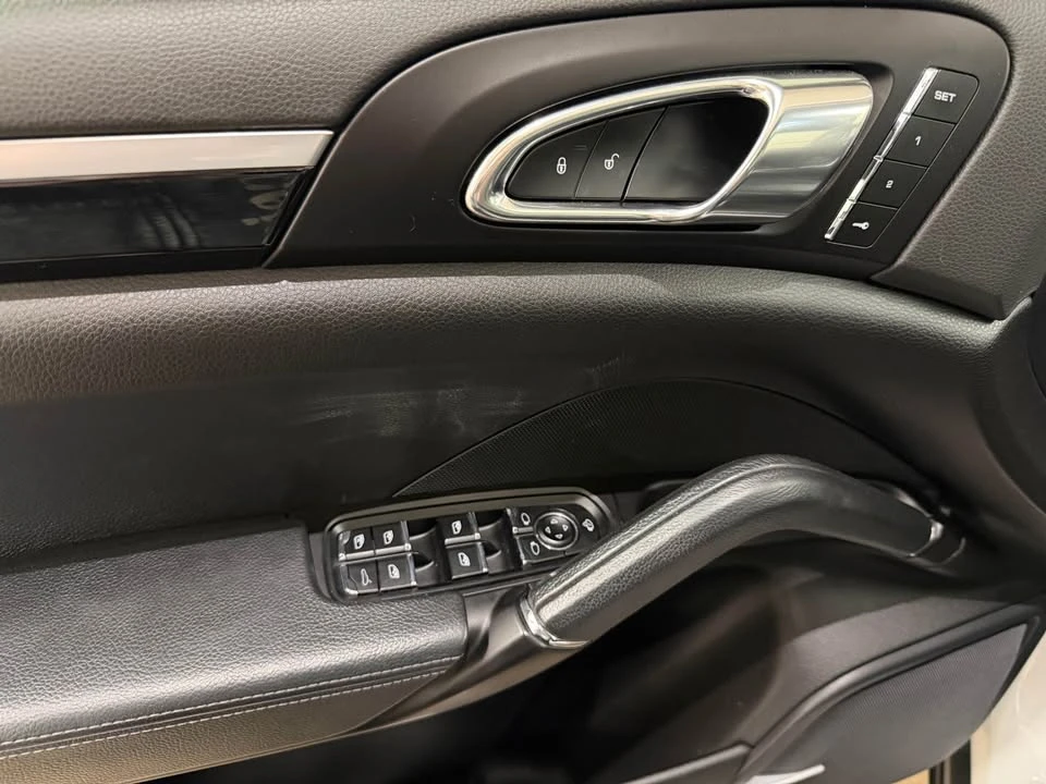 2016 Porsche 958 Cayenne - Image 13 of 19