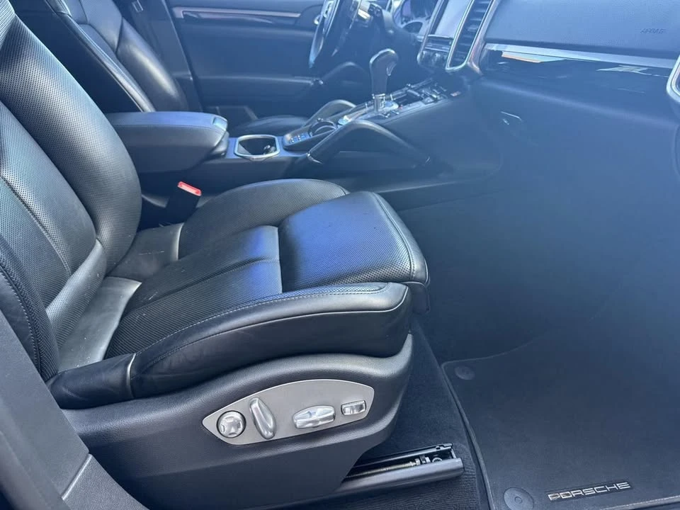 2016 Porsche 958 Cayenne - Image 11 of 14