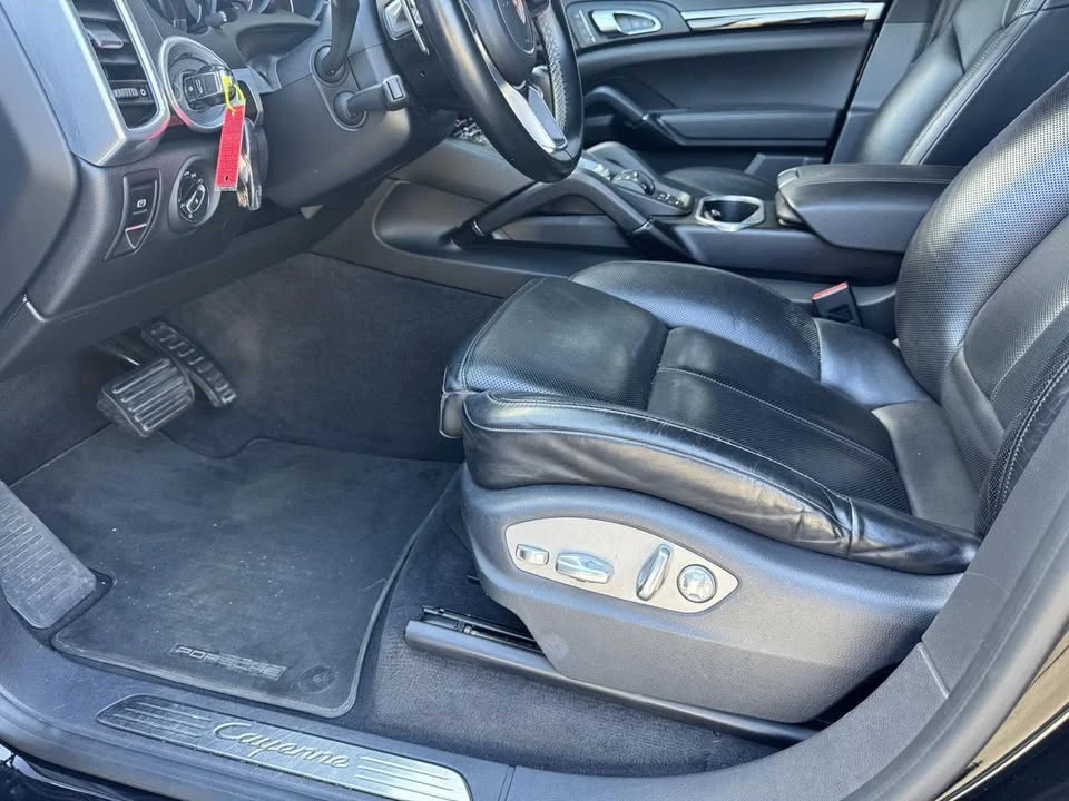 2016 Porsche 958 Cayenne - Image 9 of 14