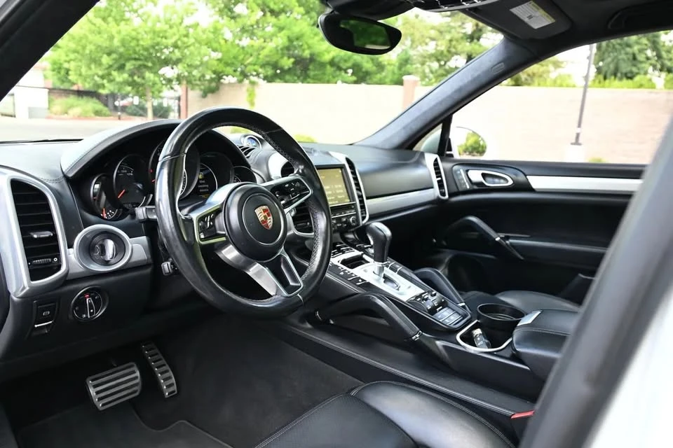 2016 Porsche 958 Cayenne - Image 10 of 20