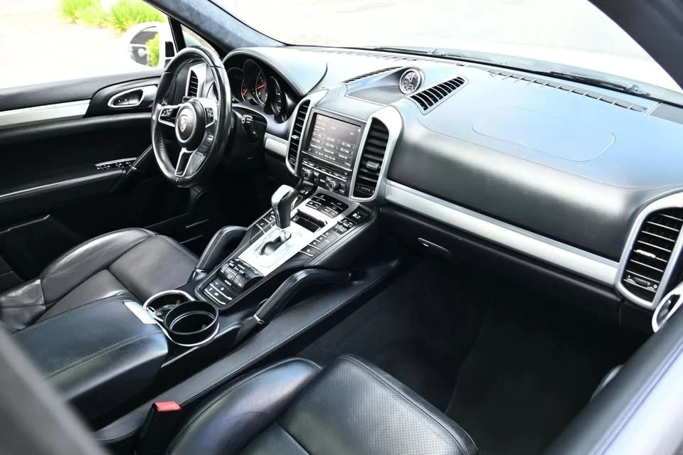 2016 Porsche 958 Cayenne - Image 18 of 20