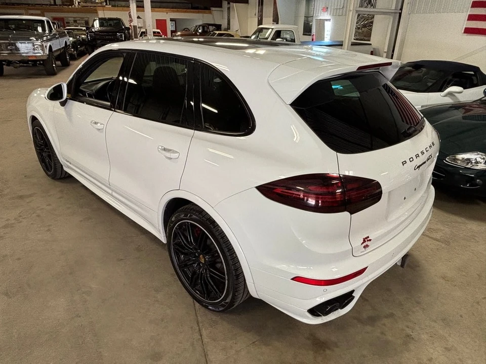 2016 Porsche Cayenne - Image 17 of 31