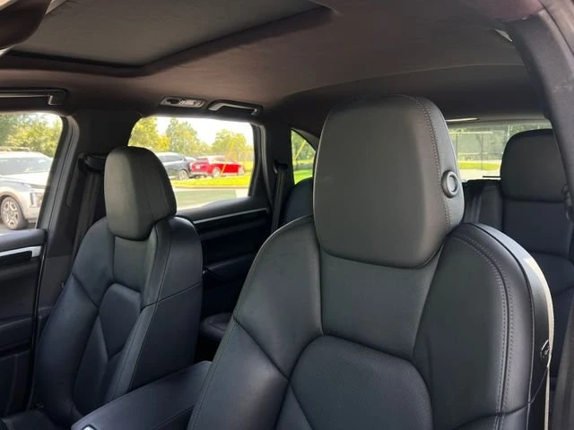 2016 Porsche 958 Cayenne - Image 10 of 17