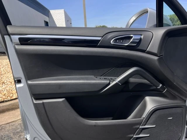 2016 Porsche 958 Cayenne - Image 7 of 17