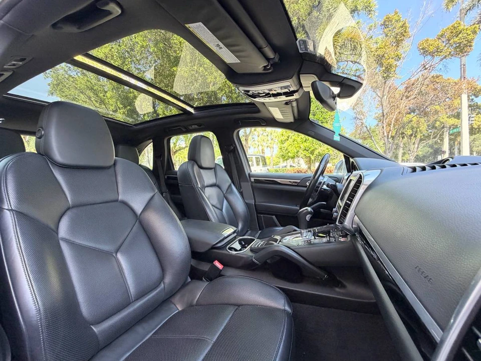 2016 Porsche 958 Cayenne - Image 11 of 20