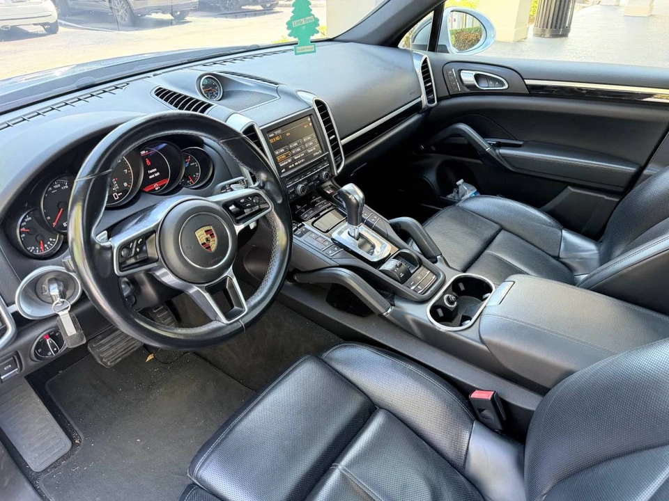 2016 Porsche 958 Cayenne - Image 8 of 20