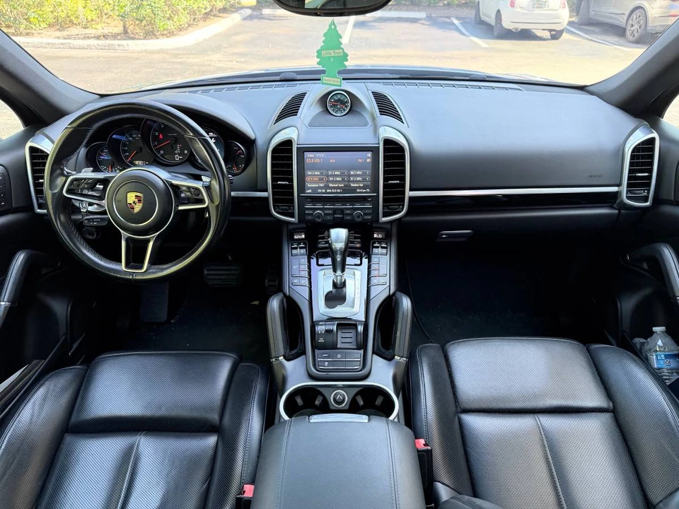 2016 Porsche 958 Cayenne - Image 9 of 20