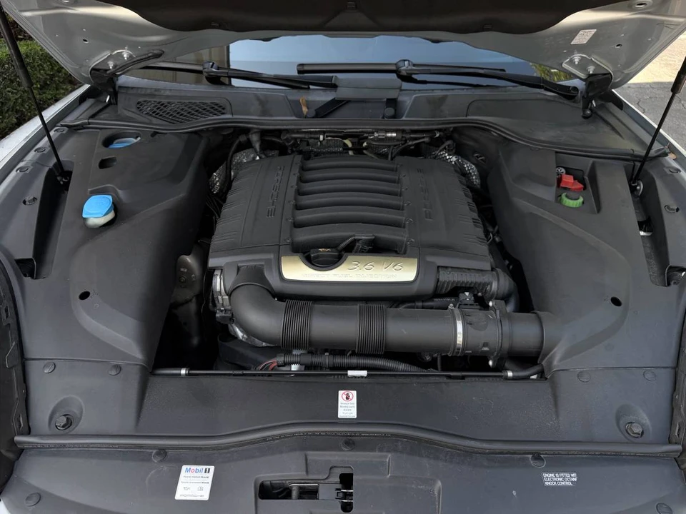 2016 Porsche 958 Cayenne - Image 19 of 20