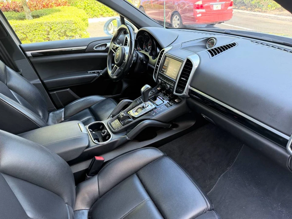 2016 Porsche 958 Cayenne - Image 10 of 20