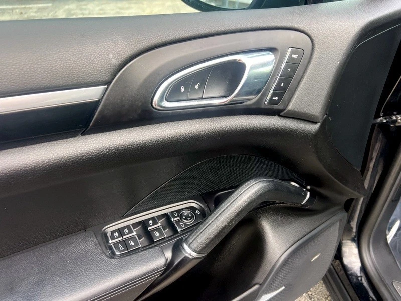 2016 Porsche 958 Cayenne - Image 16 of 21