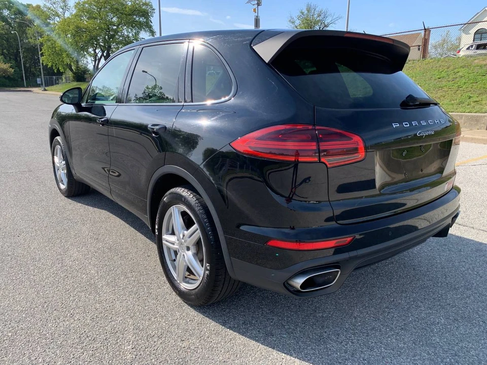2016 Porsche 958 Cayenne - Image 9 of 23