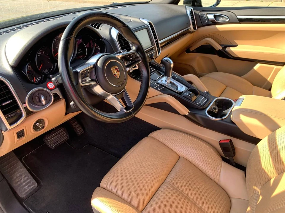 2016 Porsche 958 Cayenne - Image 12 of 23
