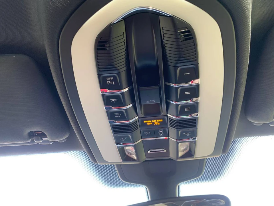 2016 Porsche 958 Cayenne - Image 17 of 23