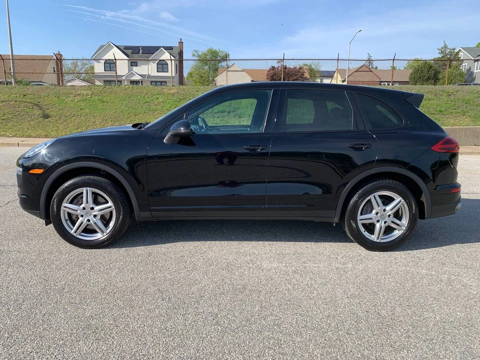 2016 Porsche 958 Cayenne - Image 2 of 23