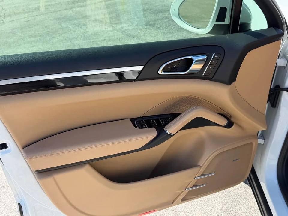 2016 Porsche 958 Cayenne - Image 12 of 18