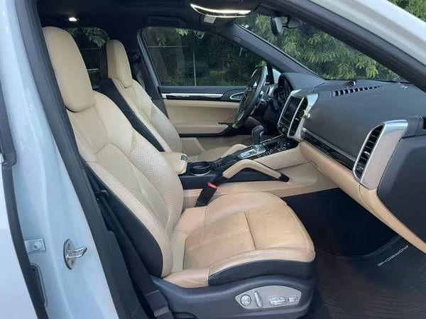 2016 Porsche 958 Cayenne - Image 7 of 10
