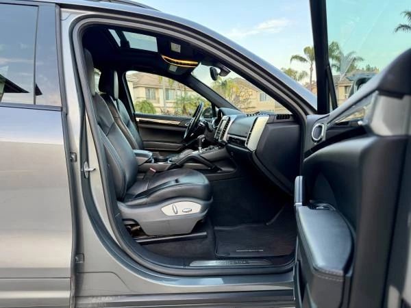 2016 Porsche 958 Cayenne - Image 12 of 21