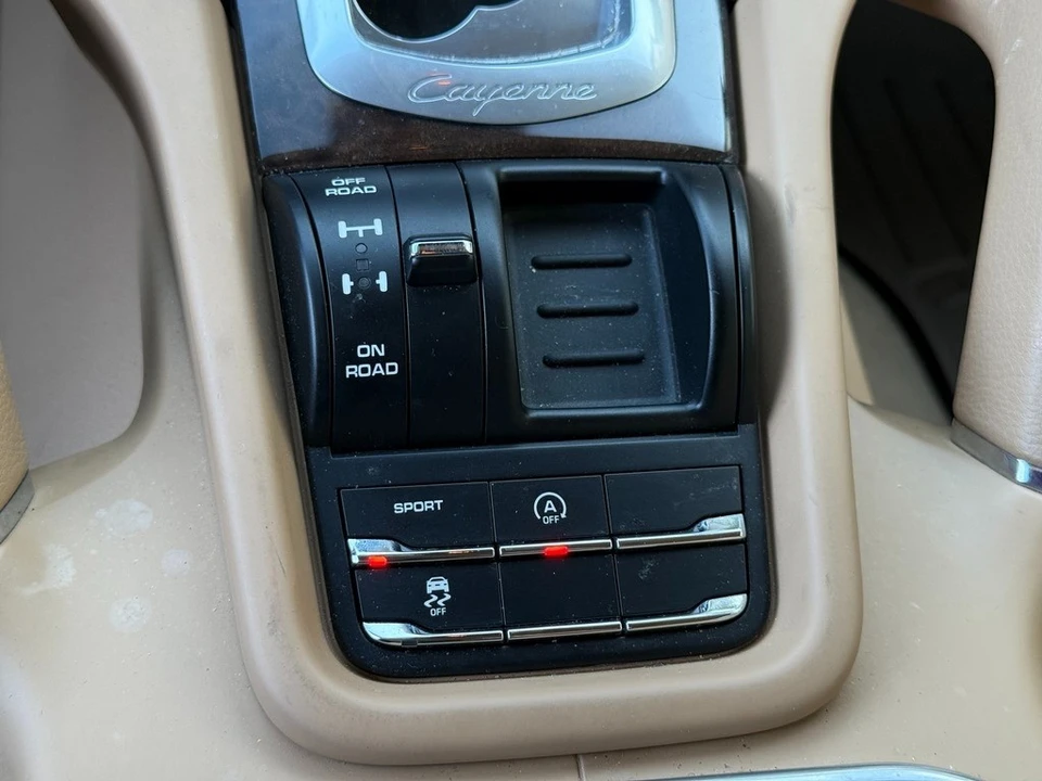 2016 Porsche 958 Cayenne - Image 14 of 21