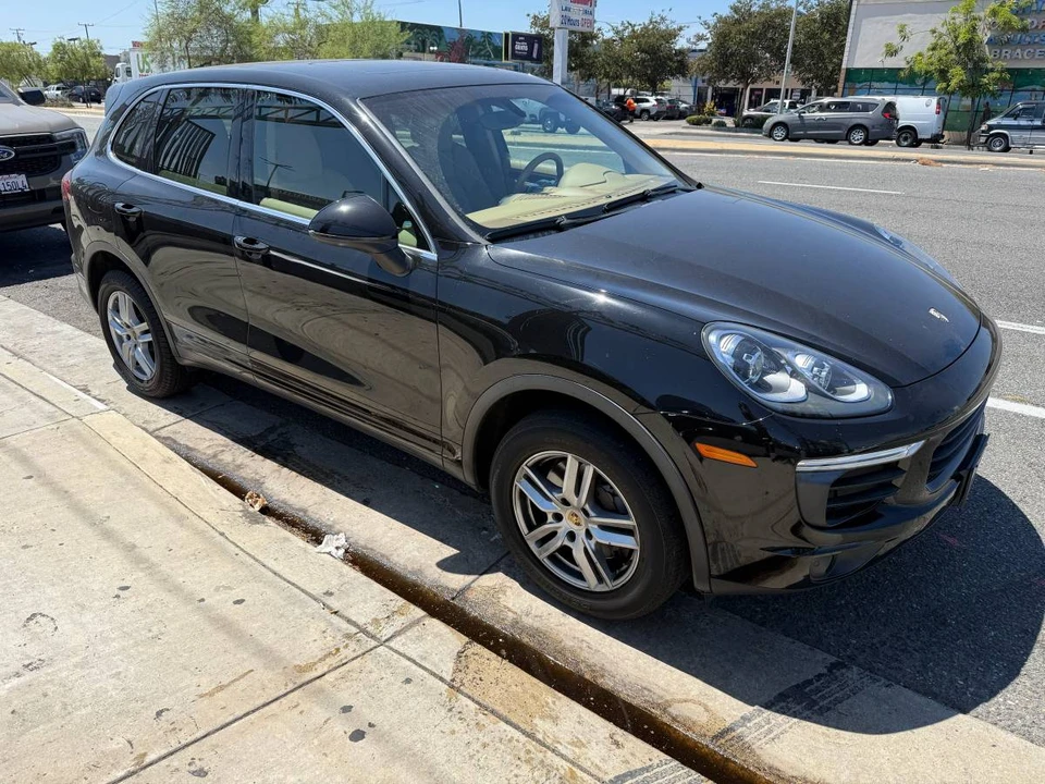 2016 Porsche 958 Cayenne - Image 3 of 6