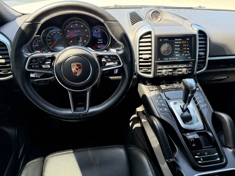2016 Porsche 958 Cayenne - Image 10 of 20