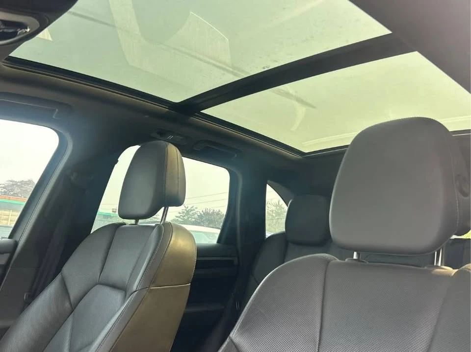 2016 Porsche 958 Cayenne - Image 7 of 14