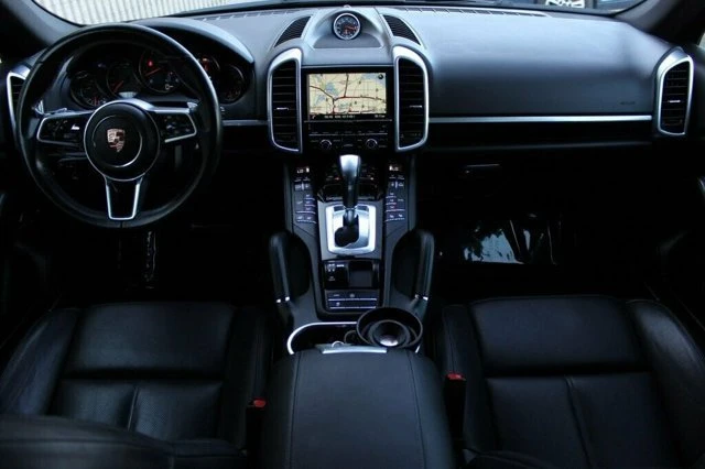 2016 Porsche 958 Cayenne - Image 12 of 20