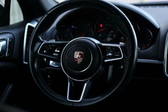 2016 Porsche 958 Cayenne - Image 13 of 20