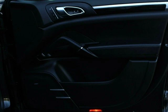 2016 Porsche 958 Cayenne - Image 6 of 20
