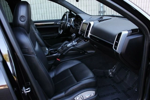 2016 Porsche 958 Cayenne - Image 8 of 20