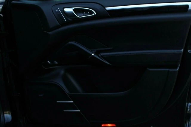 2016 Porsche 958 Cayenne - Image 6 of 20