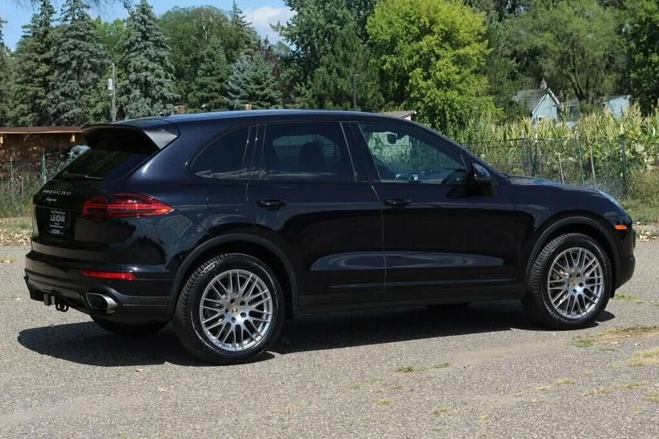 2016 Porsche 958 Cayenne - Image 2 of 15
